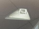 【ホンダセンシング】走行中に前方の車両等を認識し、衝突しそうな時は警報とブレーキで衝突回避と被害軽減をアシスト。より安全にドライブをお楽しみいただけます。