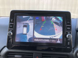 アラウンドビューモニター 駐車場での車庫入れや狭い道路での走行にカメラで確認が出来るので安心です。