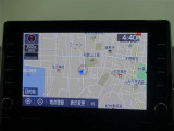 純正ナビを装備。タッチパネル式で使いやすく、お出かけもラクラクです。