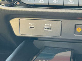フロントもUSB充電できます