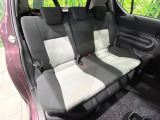 後部座席も気になるようなキズ・汚れやへたり等、大きなダメージはなく、良好な状態です。