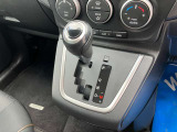 操作しやすいインパネシフトで足元広々。変速ショックの少ない快適なドライブできますね!