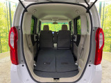 後席を格納すると、これだけの広さが!シーンに合わせたシートアレンジで、大きな荷物も積むことが出来ます♪