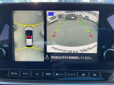 【アラウンドビューモニター】空から見下ろしているような視点で周囲を確認できます。スムースな駐車をサポートします♪