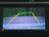 【バックカメラ】駐車時に後方がリアルタイム映像で確認できます。大型商業施設や立体駐車場での駐車時や、夜間のバック時に大活躍!運転スキルに関わらず、今や必須となった装備のひとつです!