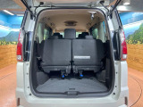普段のお買い物や通勤、送迎等に十分な荷室スペースを確保しております。セカンドシートを倒すと、大きな荷物の積載も可能です♪