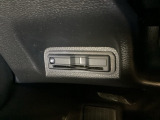 ハンドルの左下にETCがついています。高速道路の料金所の通過も楽々です!。 カードの取り出しもしやすい場所についています。