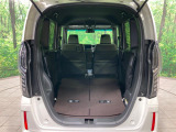 普段のお買い物や通勤、送迎等に十分な荷室スペースを確保しております。セカンドシートを倒すと、大きな荷物の積載も可能です♪