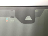 【インテリジェントエマージェンシーブレーキ】フロントカメラで前方の車両や歩行者を検知。衝突しそうな時は衝突被害軽減ブレーキが作動、衝突回避をサポート。より安全にドライブをお楽しみいただけます。