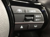 クルーズコントロールを装備しています。高速道路などで一定の速度で走ってくれるので運転が楽ですよ!速度を設定できますので、スピードの出しすぎにも注意できます。