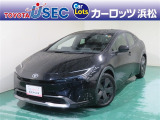優れた燃費性能を誇るハイブリッドカー、トヨタ・プリウスです☆