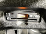【ETC】有料道路を利用する際に料金所で停止することなく通過できる、ETC車載器(ノンストップ自動料金収受システム機器)が装備されています。セットアップを行うことで利用可能になります。