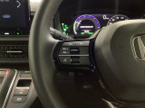 ステアリング左手側はオーディオ関連の操作スイッチです。視線を逸らすことなく運転に集中できます