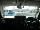 大きなフロントガラスで視界良好です。