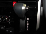 インパネシフトのオートマチックトランスミッションです。