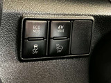エコドライブモード、EVドライブモード、VSC、車両接近通報のスイッチが配置されています。