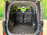 後席を格納すると、これだけの広さが!シーンに合わせたシートアレンジで、大きな荷物も積むことが出来ます♪