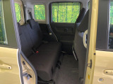 後部座席も気になるようなキズ・汚れやへたり等、大きなダメージはなく、良好な状態です。