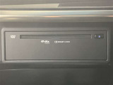 オプションのDVD・CDプレイヤーはグローブボックス内に配置です。