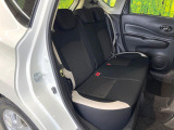 後部座席も気になるようなキズ・汚れやへたり等、大きなダメージはなく、良好な状態です。