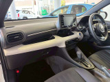 当店は国内10番目の自動車メーカー「光岡自動車」の直営店、ミツオカ車専門の「MITSUOKA東京ショールーム」です。新車だけではなく、厳選した高品質な中古車もご案内をしておりますので、お気軽にお問合せください。