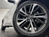 【純正18インチアルミホイール】社外ホイールの取付、ホイールなどのコーティングもご用意。タイヤはご納車前、空気圧や残り溝等しっかりと点検させていただきます!