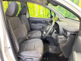 運転席シート廻りは使用感も少なく、良好な状態となっています。前オーナー様が丁寧に使っていたことがよくわかりますね。