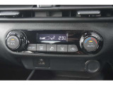 フルオートエアコン  「オート」を使って温度設定、車内の温度はいつも快適ですよ♪