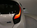 LEDテールライトです。省電力、高輝度のLEDは明るく照らすので夜間運転時の視認性を高めます。スタイリッシュな見た目で細かいところもこだわりたいあなたに!