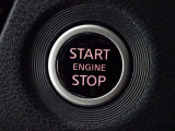 【プッシュスタート】キーが車内にあれば、エンジンの始動・停止はブレーキを踏んでスイッチを押すだけ!キーを取り出す手間を省き、ワンプッシュで操作するので簡単でスムーズ!