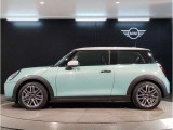 気密性の高いMINIは外観のかわいらしさとは裏腹に、外の雑音を遮り、高級感のある快適なドライブをお楽しみいただけます。