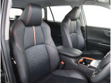 【フロントシート】ソフトレザー仕様の運転席シートは電動シートになります。