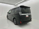 荷物をたっぷり載せて広々ドライビング♪夏でも冬でも、アウトドアやショッピングを思い切り楽しみましょう!