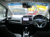 インパネ周りのお写真です。視界が広く、運転もしやすくなっております。