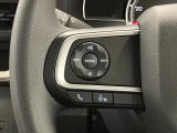 【ステアリングスイッチ】 手元のスイッチでオーディオなどの操作ができます。