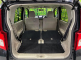 後席を格納すると、これだけの広さが!シーンに合わせたシートアレンジで、大きな荷物も積むことが出来ます♪