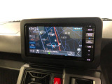 初めての場所でも安心して運転できますね。画面も見やすく、操作も簡単です。さらに、バックカメラも搭載されており、快適なドライブが可能ですね