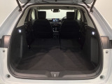 リアシートを倒すと、ラゲッジスペースを広くお使いいただけます!