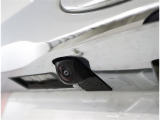 バックカメラが付いているので後方確認が非常にしやすいです。今や運転初心者も熟練者も必須装備!ついていて損はないですね♪