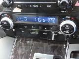 デュアルオートエアコン搭載☆運転席と助手席でエアコンが独立しているのでドライバーも同乗者もより快適にドライブができます♪