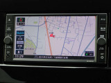 【ナビ】メモリーナビ(MJ121D-W)付きです。目的地を設定すれば初めての場所でも簡単に行くことができます。もちろん音楽だって聴けちゃいます♪