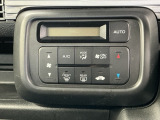 オートエアコン付きです!お好みの温度をセットするだけでエアコンの風量などを自動でコントロール。快適な車内でお過ごしいただけます。
