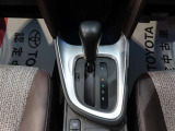 標準的なシフトレバー。