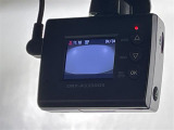【ドライブレコーダー】映像・音声などの運転中の記録を残します。事故などを起こした起こされた時の証拠になりえますので、もしも時でも安心ですね。