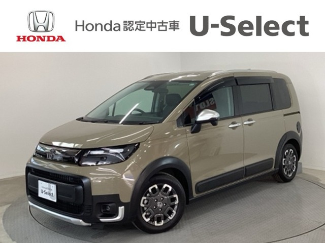 フリード 1.5 e:HEV クロスター 