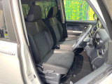 運転席シート廻りは使用感も少なく、良好な状態となっています。前オーナー様が丁寧に使っていたことがよくわかりますね。