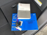 メンテナンスノート【整備記録簿】、取説も揃っています。スマートキーはバッグなどにしまったままボタン操作でエンジンの始動・停止ができて大変便利です。