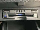 高速道路で便利な【ETC2.0】を装備しています。光ビーコン搭載で渋滞情報などナビゲーションと連動することで機能も充実いたします。他、観光施設に立ち寄るための高速料金割引サービス等もございます。