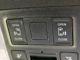 【両側パワースライドドア】スマートキーや運転席のスイッチで後席両側スライドドアの開閉が可能♪電動だから力を入れてドアを開ける必要が無く、小さなお子様でも簡単に開け閉めでき快適です♪