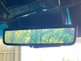 【デジタルインナーミラー】後席の大きな荷物や同乗者で後方が確認しづらい時でも安心!カメラが撮影した車両後方の映像をルームミラー内に表示。クリアな視界で状況の確認が可能です!